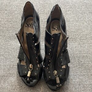 Söfft Black Patent Peep-Toe Zip Tassel Ankle Sandals
